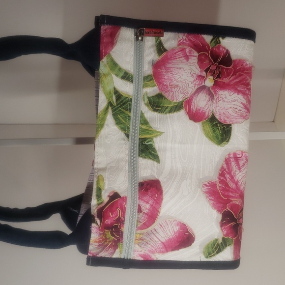 Handmade Mini Handbag - Picture 3 of 9